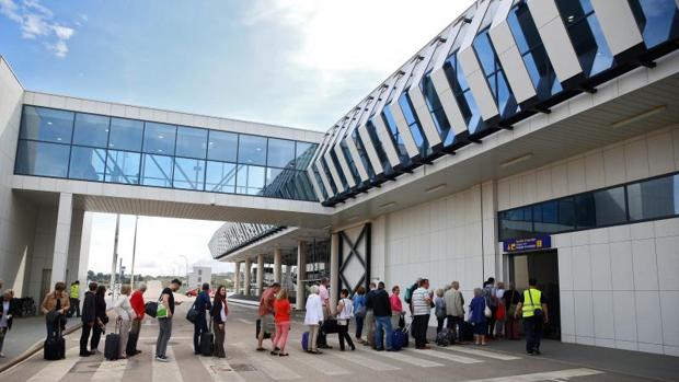 Tránsito de pasajeros en el aeropuerto de Castellón