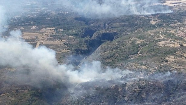Imagen del incendio registrado en Saldeana Salamanca