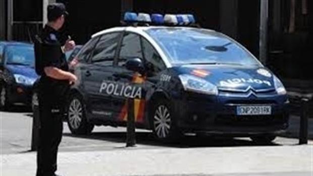 Agentes de la Policía Nacional en la localidad de Puertollano