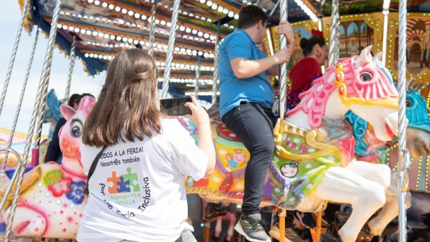 Asociaciones del personas con trastornos del espectro autista en la Feria de Sevilla