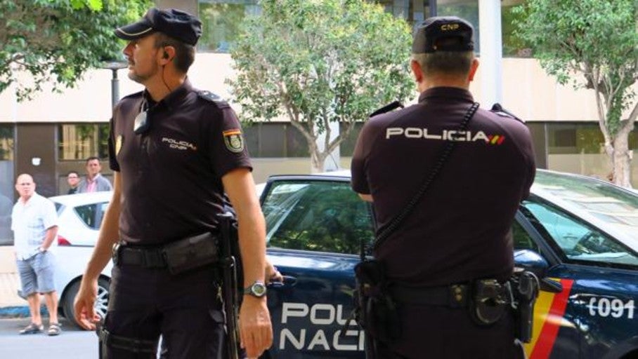 Detenido tras atracar un banco e intimidar a los agentes con una pistola simulada para huir