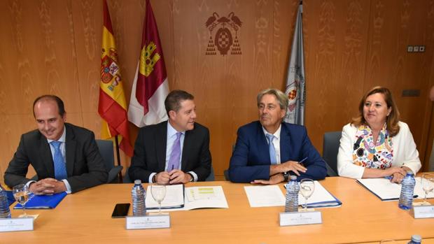 El presidente García-Page, con el rector de la UAH, el alcalde de Guadalajara y la consejera de Educación