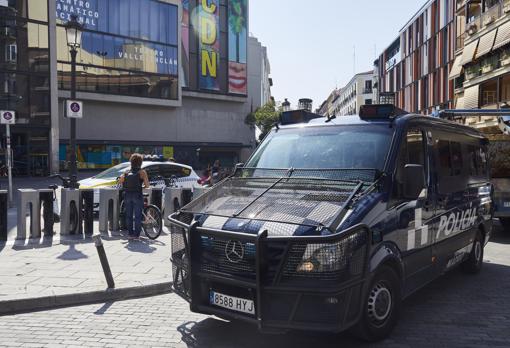 Furgón de las UAS, los llamados «antidisturbios»