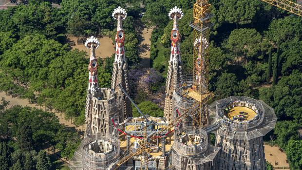 Vista aérea de las torres centrales de la Sagrada Familia