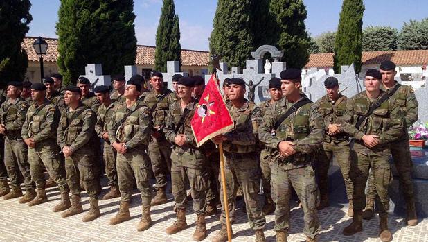 El homenaje ha tenido lugar en el cementerio