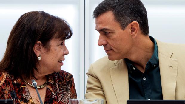 Cristina Narbona y Pedro Sánchez