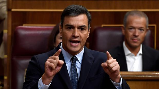 El presidente del Gobierno en funciones, Pedro Sánchez, culpando a la oposición del bloqueo político