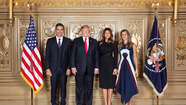 Pedro Sánchez, junto Donald Trump, Melania Trump y su esposa Begoña Gómez, en la recepción de 2018