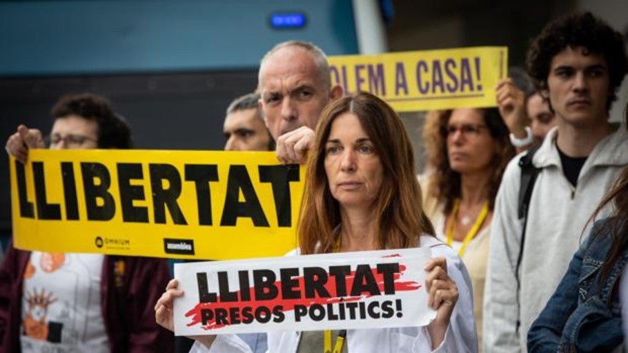 La salida de los presos del procés, un arma política de destrucción electoral de Sánchez en manos de Torra
