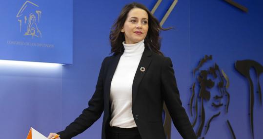 Arrimadas, a su llegada a la sala de prensa de la Cámara Baja
