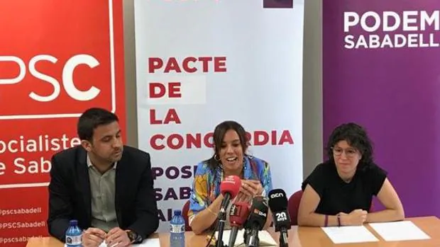 Marta Farrés y Marta Morell al anunciar su pacto