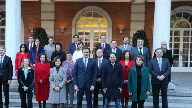 El Gobierno en pleno en el Palacio de la Moncloa