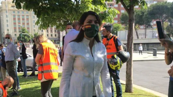 Macarena Olona, a su llegada a la manifestación