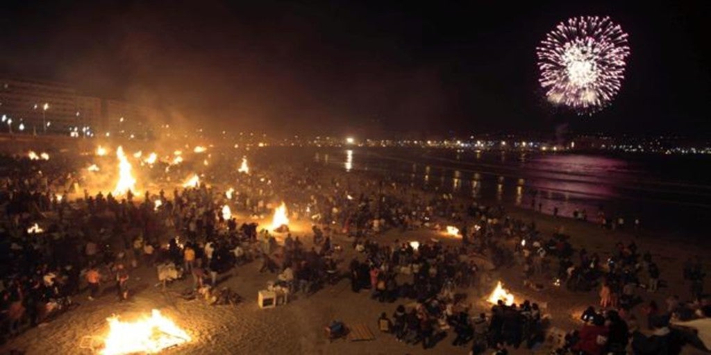 Las playas de La Coruña permanecerán precintidas en la noche de San Juan