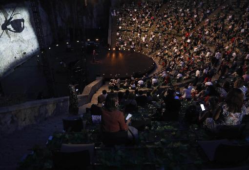 Vista de la grada del Grec durante el estreno del festival
