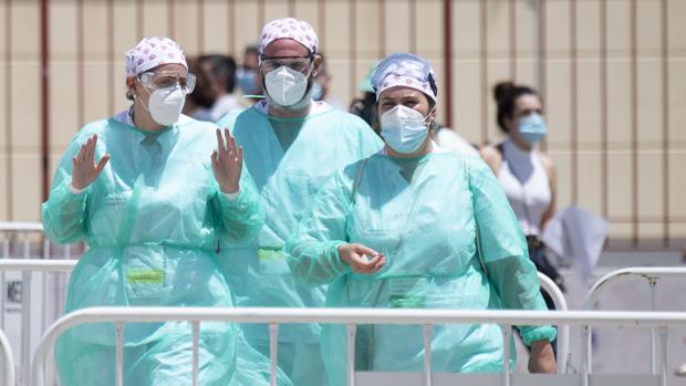 Sanitarios durante la crisis del coronavirus, en una imagen de archivo