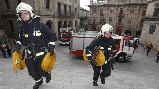 Incendio en un edificio de Chantada, en Lugo, que acoge un colegio electoral el 12-J