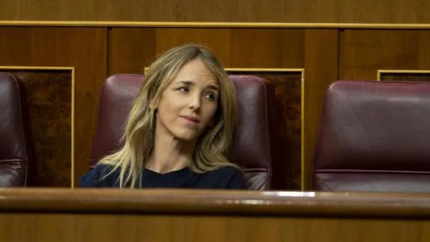 La diputada del PP y exportavoz del partido en la Cámara Baja, Cayetana Álvarez de Toledo, en su escaño