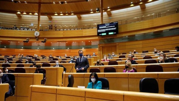 El PSOE rechaza la propuesta de Vox para que los políticos hagan una declaración jurada de que no se han vacunado Vacunas-U81581850616djV-620x349@abc