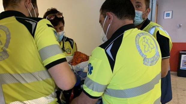 Abandonan a un bebé a los pocos minutos de nacer en una calle del distrito  de Latina