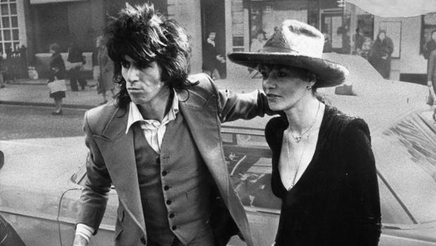 Anita Pallenberg con Keith Richards en 1973