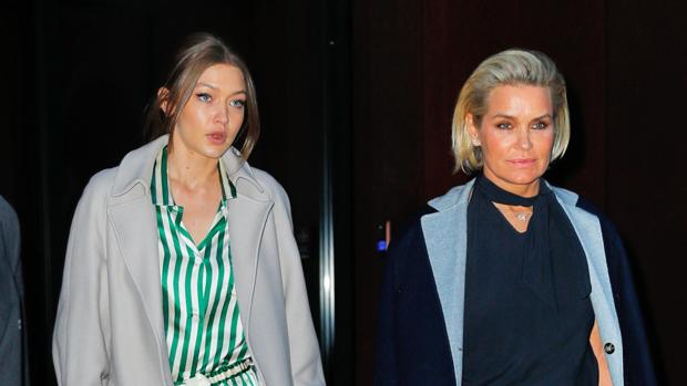 Gigi Hadid junto a su madre, Yolanda