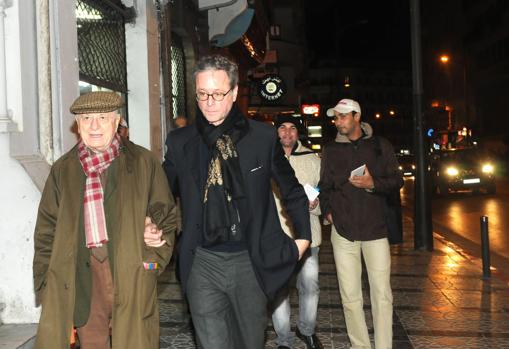 Bergé y Cox hace unos meses en una calle de París