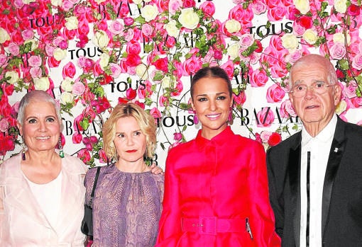 Salvador y Rosa, con Eugenia Martínez de Irujo y Paula Echevarría en la puesta de largo de uno de sus perfumes