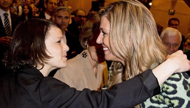 Máxima de Holanda saluda a su hermana pequeña