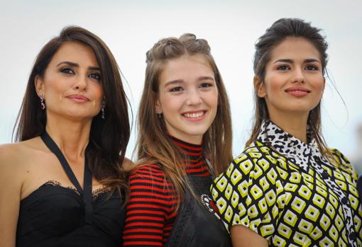 Junto a Penélope Cruz y Carla Campra en el último festival de Cannes