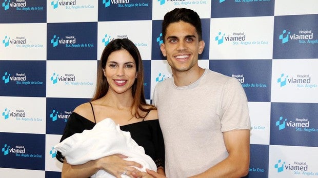 La periodista Melissa Jiménez y el futbolista Marc Bartra