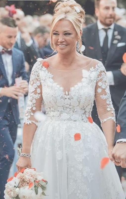 Los dos vestidos de novia de Belén Esteban, al detalle