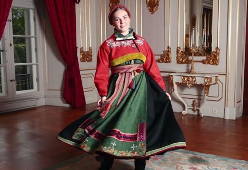 La Princesa estrenó un bunad, traje tradicional de gala, regalo de sus abuelos