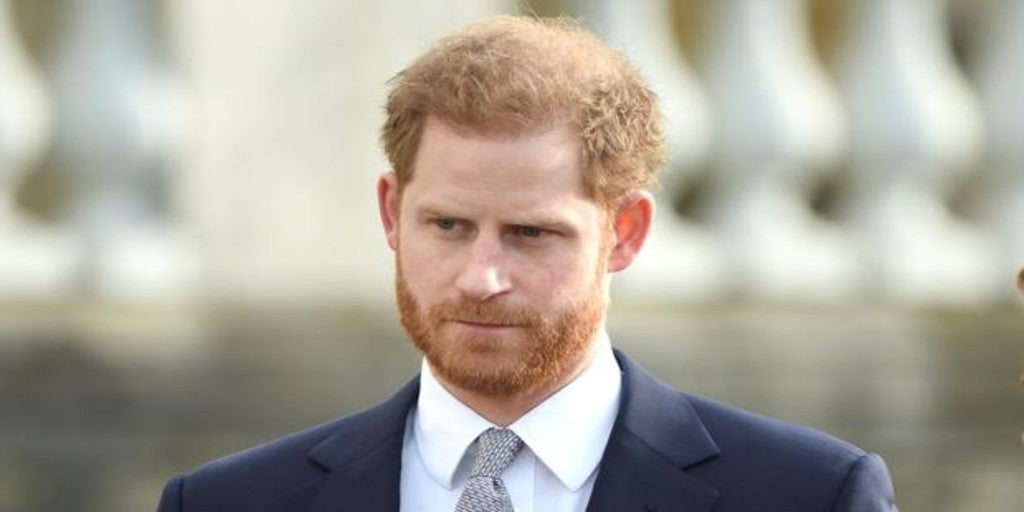 El Príncipe Harry «ignora» a la prensa en su primer acto oficial tras la polémica