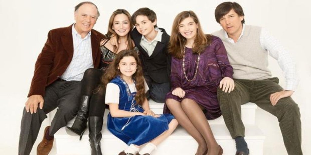 Los Falcó escenifican su unión frente a la soledad de Esther Doña
