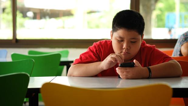 Se está creando una sociedad de niños sedentarios y mal alimentados