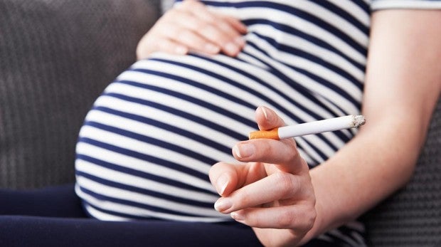 Los hijos de fumadoras experimentan con frecuencia una disminución del crecimiento de los pulmones
