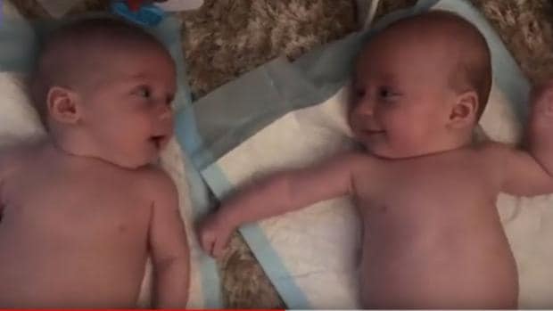 El Tierno Momento En Que Dos Bebes Gemelos Charlan Al Reconocerse Por Primera Vez