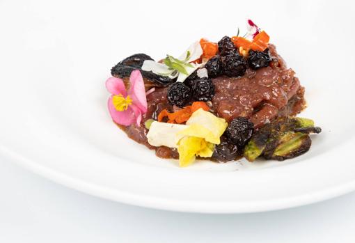 Flame sirloin steak tartare by chef Juan Sebastián Pérez