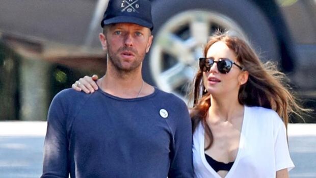 Chris Martin Se Declara A Dakota Johnson En Pleno Concierto Y Ella Se Pone A Llorar