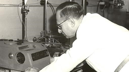 Segal, el ideólogo de la teoría de que el sida es una enfermedad artificial creada por EE.UU.
