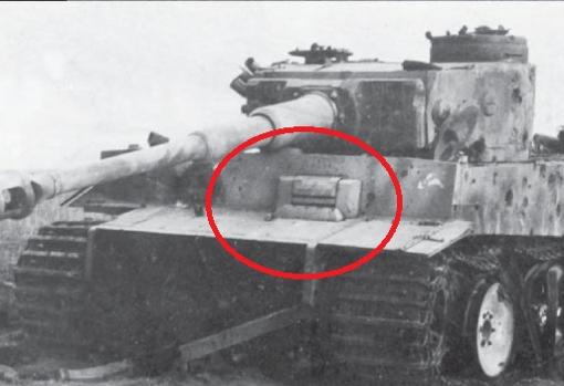 Tiger I. Fahrersehklappe cerrada para evitar los impactos