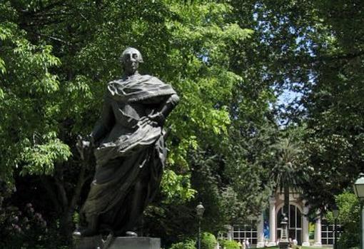 Estatua de Carlos III en el Jardín Botánico de Madrid