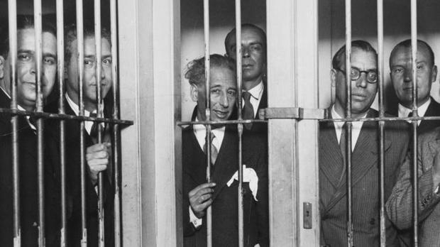 Companys, Tarradellas, Xirau y otros representantes de ERC, entre rejas tras la intentona de aquel octubre de 1934