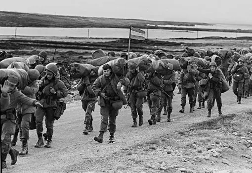 Malvinas: los misterios sin resolver de la guerra más cruenta para los letales paracaidistas ingleses Base1-khh--510x349@abc