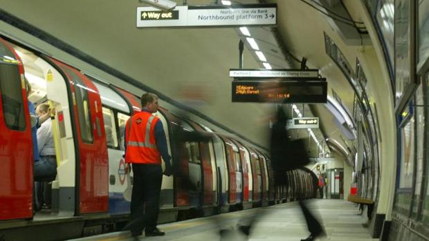Un andén del metro de Londres
