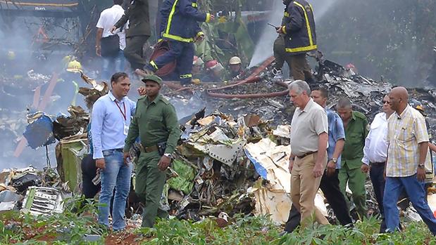 El presidente cubano, Miguel Díaz-Canel, acude al aeropuerto internacional de La Habana