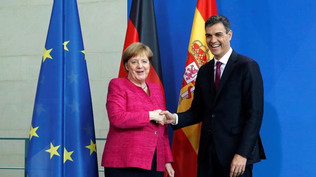 El jefe del Ejecutivo español, Pedro Sánchez, y la canciller alemana, Angela Merkel en Berlín