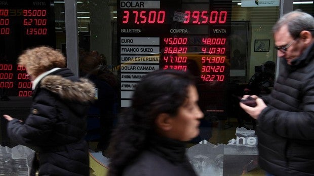 El cambio del peso empezó a recuperarse ayer