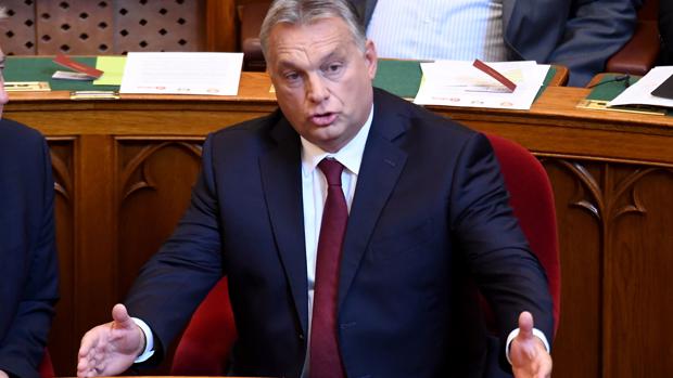 El primer ministro húngaro durante la sesión del Parlamento